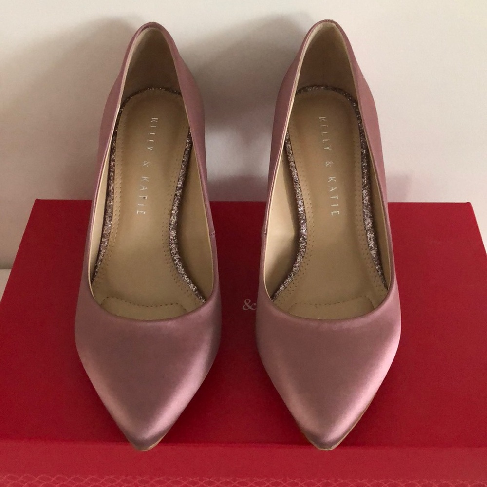 Rose satin pumps